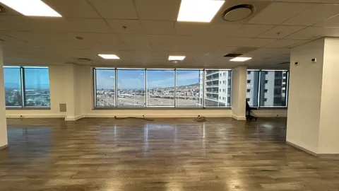 the halyard, floor 15 (16).